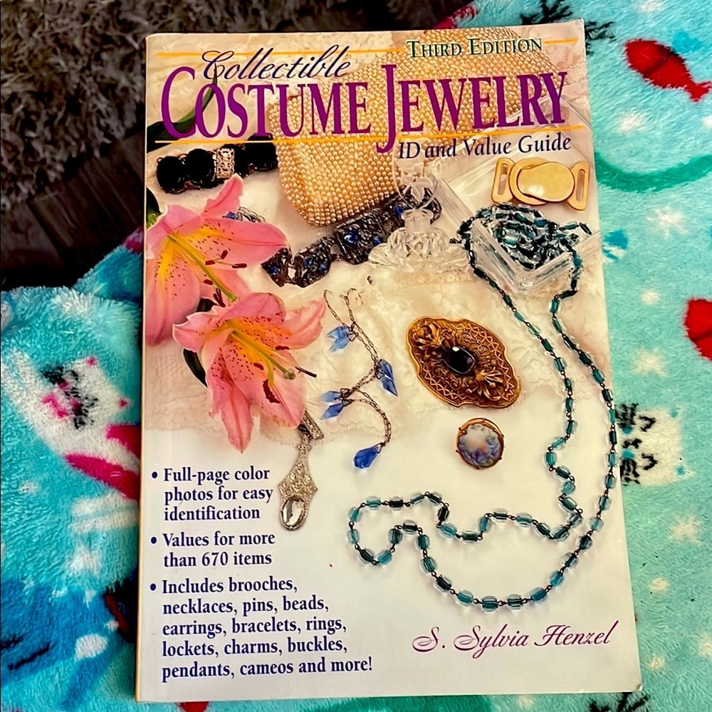 Collectible Costume Jewelry Guide Book